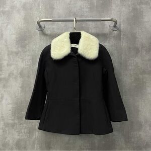 authenticFendi Black Blazer with Cream Fur Collar